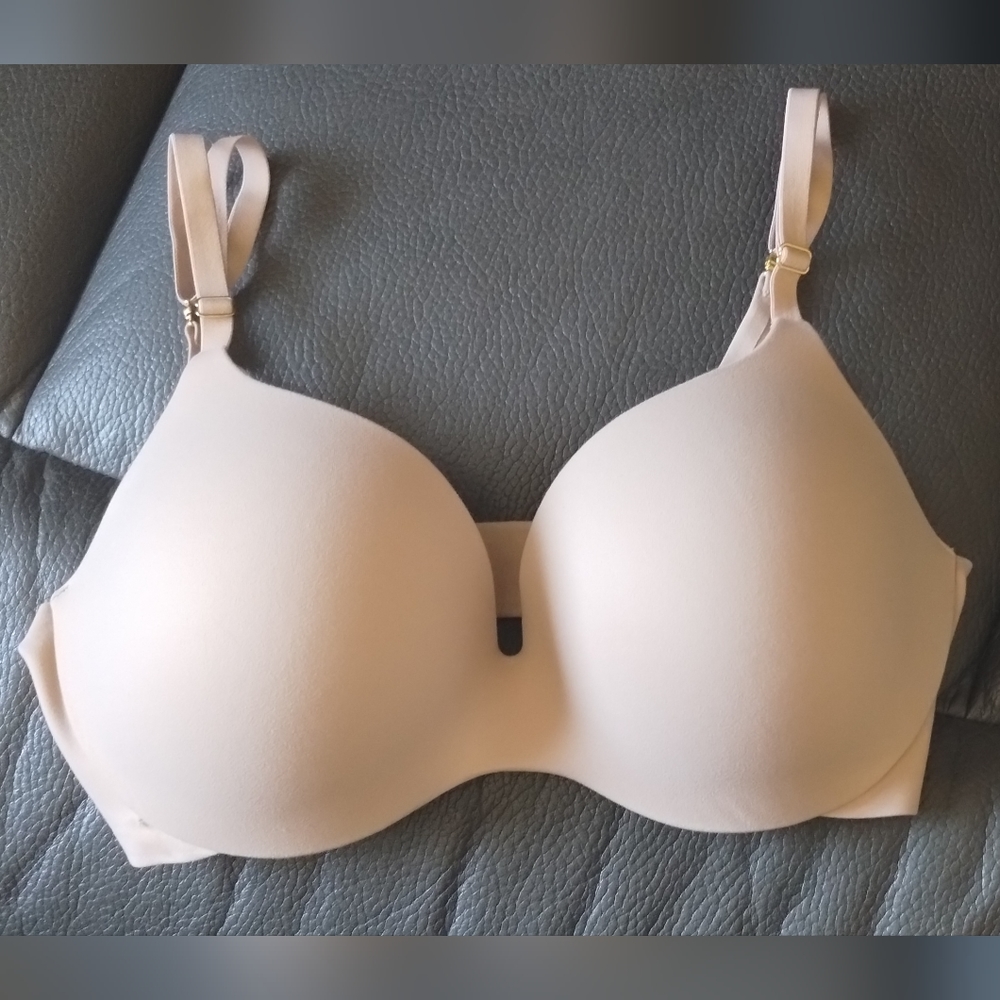 Victoria secret 34DD nude bra